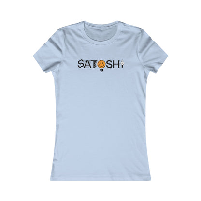 Camiseta ajustada con sonrisa de Satoshi